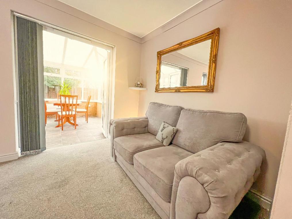Rider Gardens Holiday House Бостон Экстерьер фото